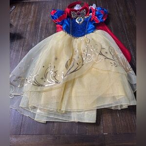 Snow white Disney tiara and dress